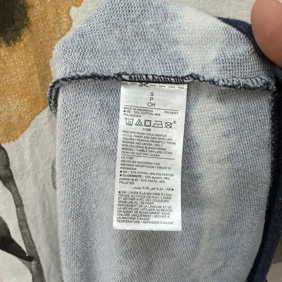 Women’s Old Navy White and Navy Blue Tie-Dye Short Sleeve Boxy Tee. Size S. - Picture 7 of 8